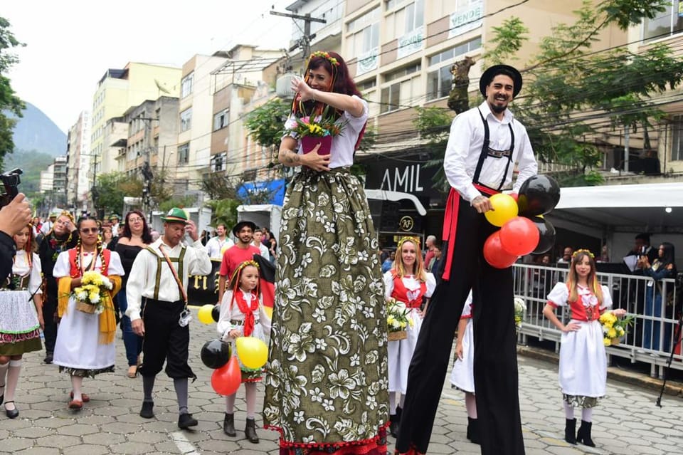Festa do Colonizador reúne música, dança e tradição