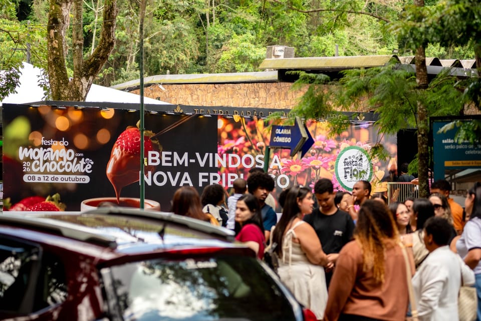 Festa do Morango com Chocolate e Festa da Flor movimentam o Clube